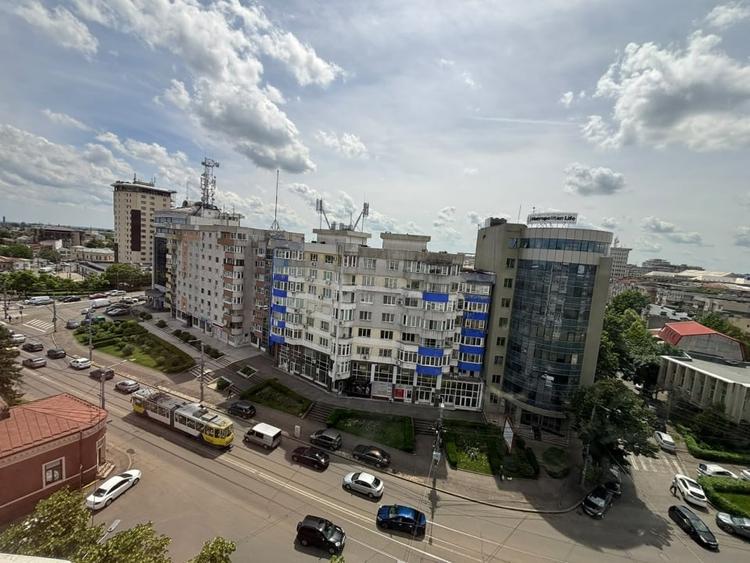 Garsonieră decomandată, mobilată în Central