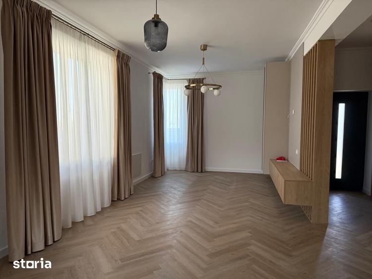 Casă cu 4 camere cu Teren 450 Mp în Central