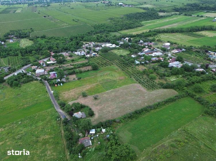 Teren de 4229 mp, în Cârligele