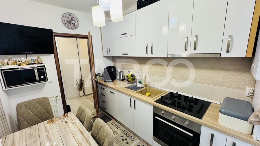 Apartament cu 3 camere decomandat, mobilat în Șelimbăr