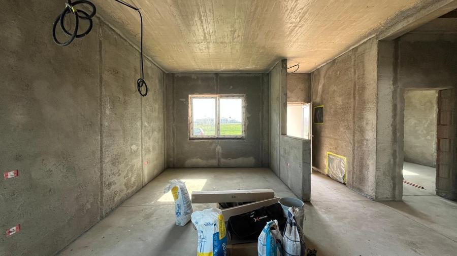 Duplex cu 3 camere cu Canalizare în Moșnița Nouă
