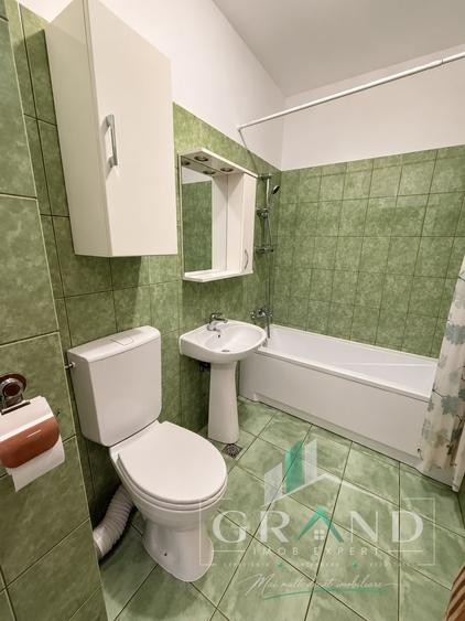 Apartament cu 3 camere semidecomandat, mobilat în Baciu