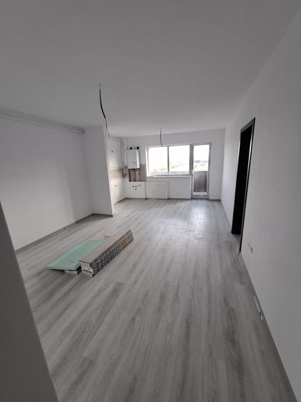 Apartament cu 2 camere semidecomandat în Exterior Vest