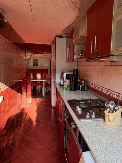 Casă cu 3 camere cu Canalizare în Ultracentral