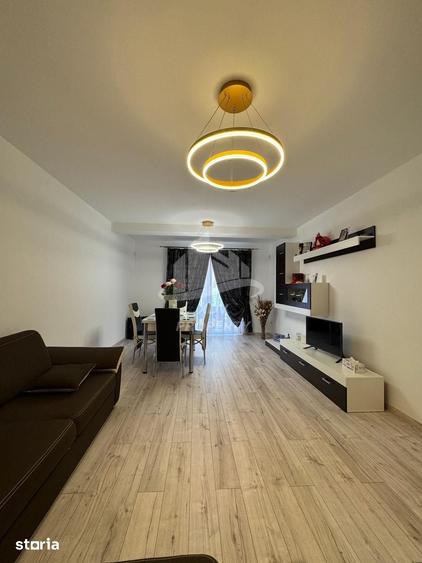Casă cu 6 camere decomandat cu Teren 264 Mp în Tineretului
