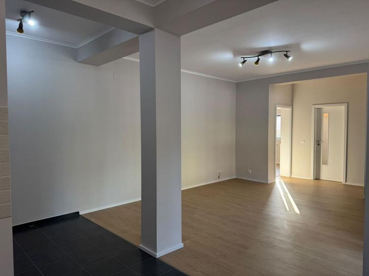 Apartament cu 3 camere decomandat în Giroc