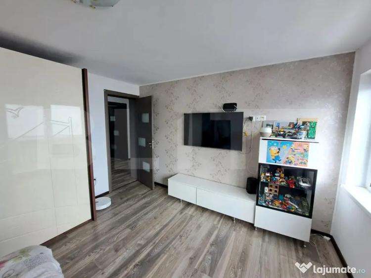 Casă cu 4 camere cu Canalizare în Central