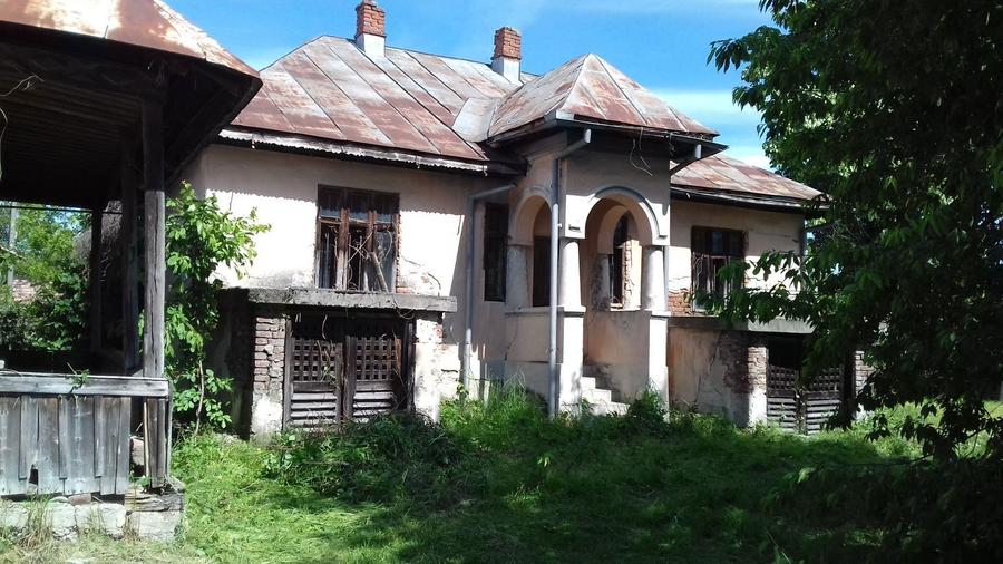 Casă cu 4 camere în Strejești