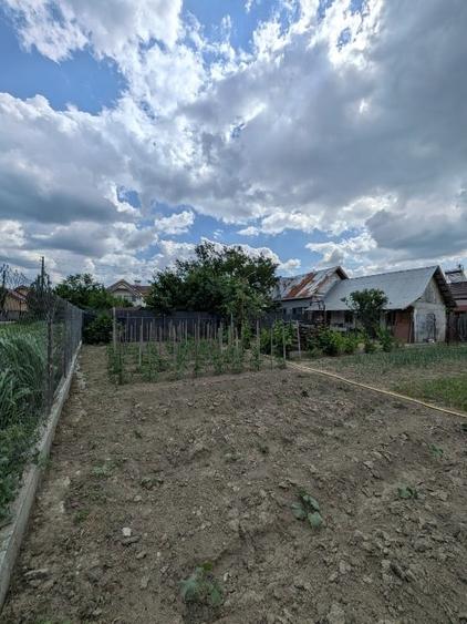 Casă individuală cu 3 camere cu Canalizare în Osica de Sus