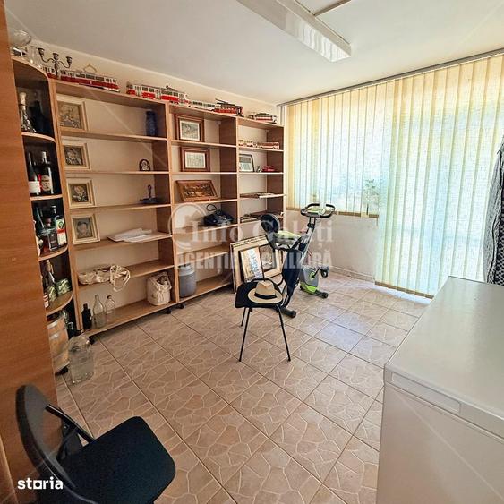 Apartament cu 4 camere în Micro 16