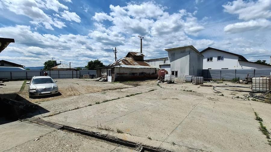 Spațiu comercial, de 250 mp, în Putna