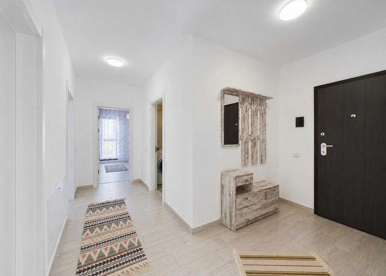Apartament cu 3 camere decomandat în Exterior Vest