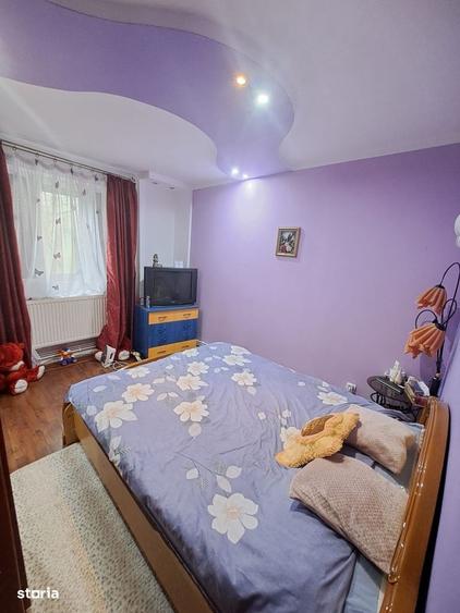 Apartament cu 4 camere în Tecuci