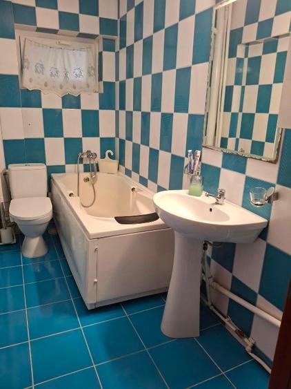 Apartament cu 3 camere decomandat în Nicolina