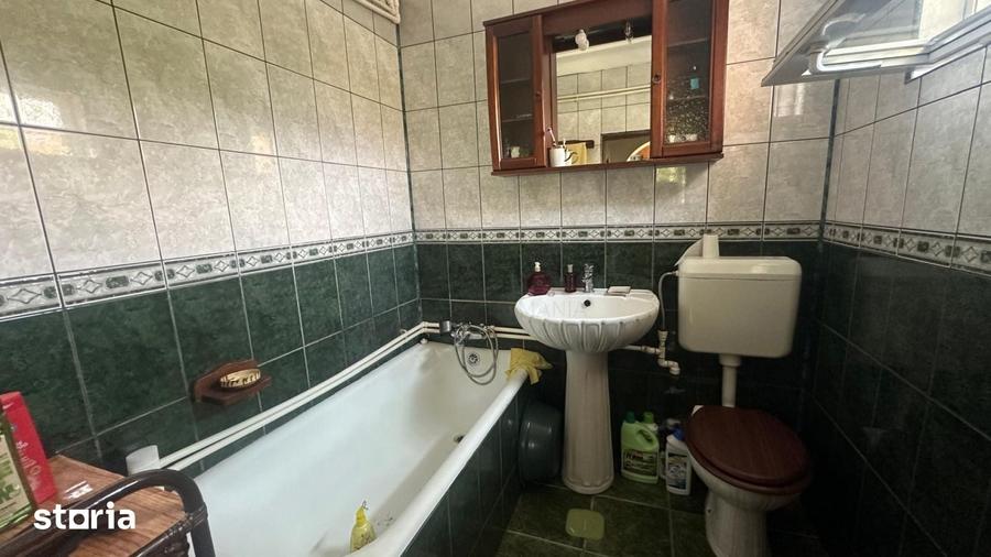 Casă cu 5 camere cu Teren 390 Mp în Chitila