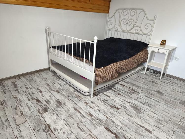 Casă individuală cu 5 camere cu Canalizare în Central