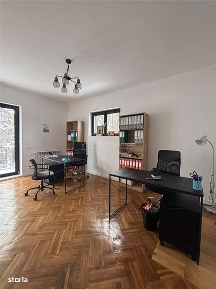 Apartament cu 3 camere, mobilat în Pieptănari