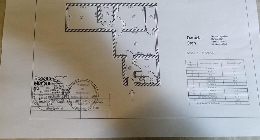 Apartament cu 3 camere decomandat în Pajura