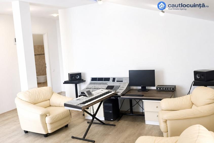Casă cu 5 camere cu Teren 220 Mp în Vitan