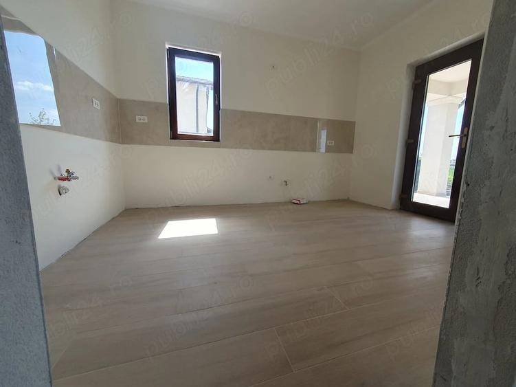 Casă cu 3 camere cu Teren 300 Mp în Exterior Vest