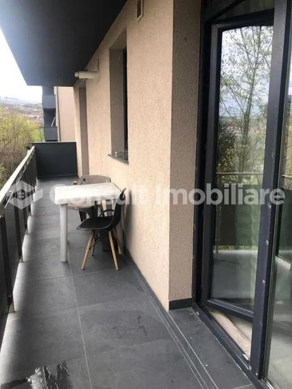 Apartament cu 2 camere decomandat în Borhanci