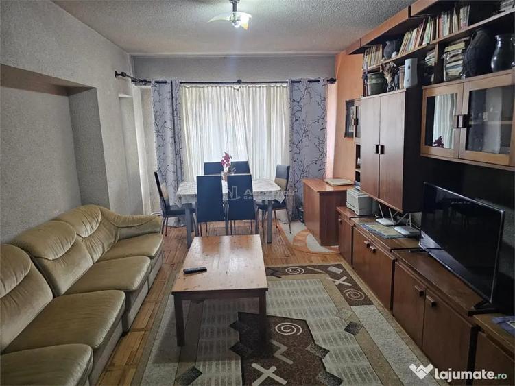 Apartament cu 3 camere decomandat în Ultracentral
