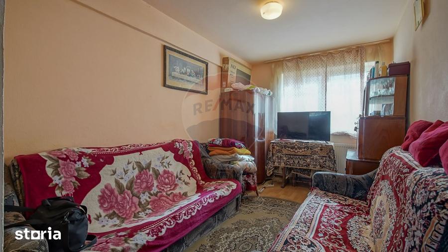 Apartament cu 4 camere în Stupini
