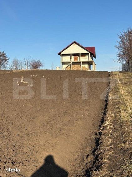 Casă cu 3 camere cu Teren 5000 Mp în Bosanci