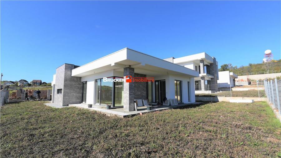 Casă cu 4 camere cu Teren 570 Mp în Central