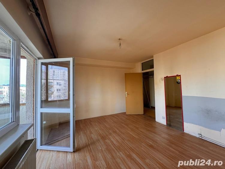 Apartament cu 3 camere decomandat în Central