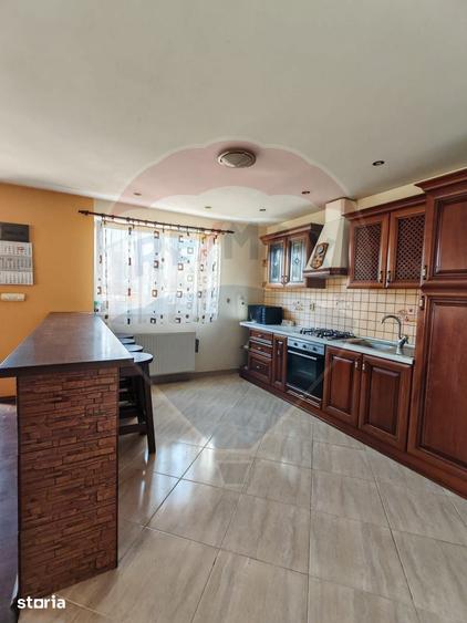 Casă cu 5 camere cu Teren 500 Mp în Hărman
