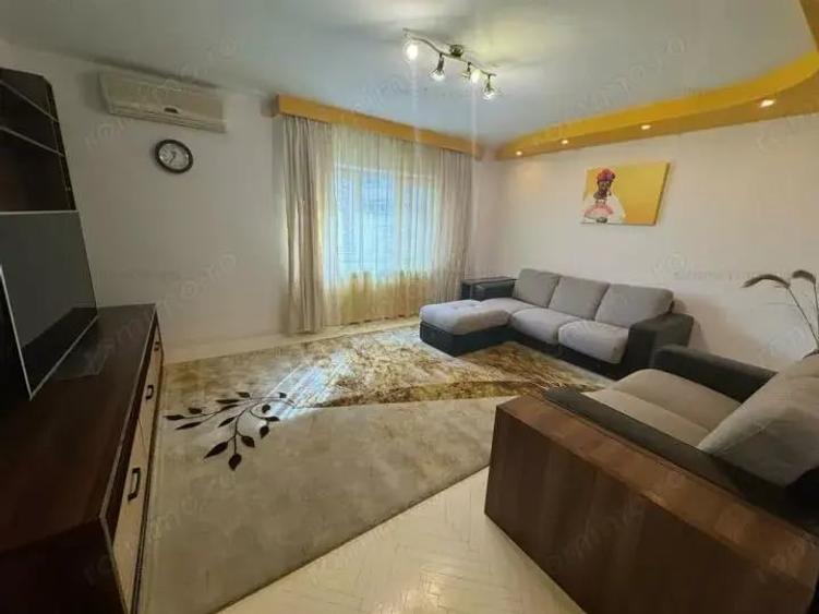 Apartament cu 3 camere decomandat în Decebal