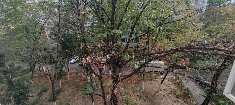 Apartament cu 2 camere semidecomandat, mobilat în Baba Novac