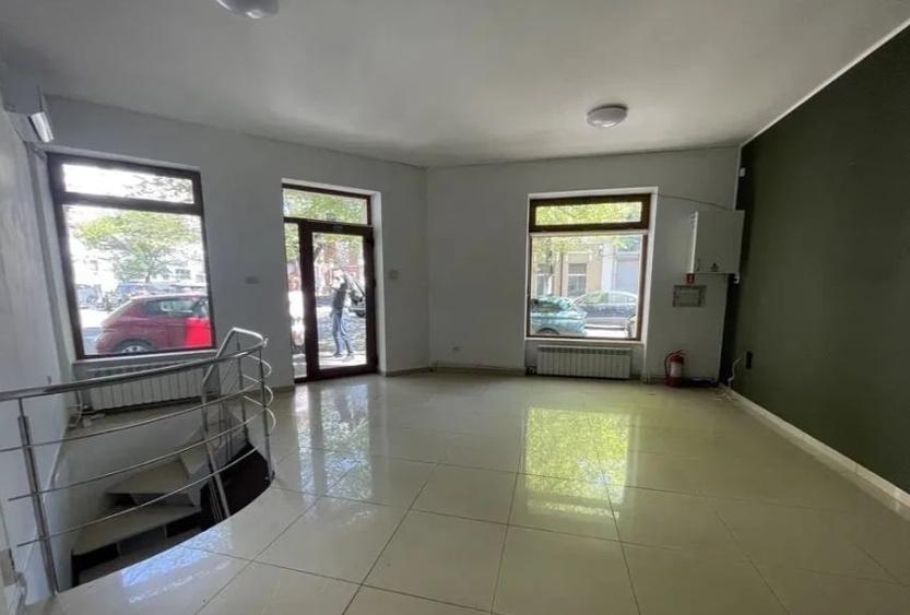 Spațiu comercial, de 70 mp, în Central