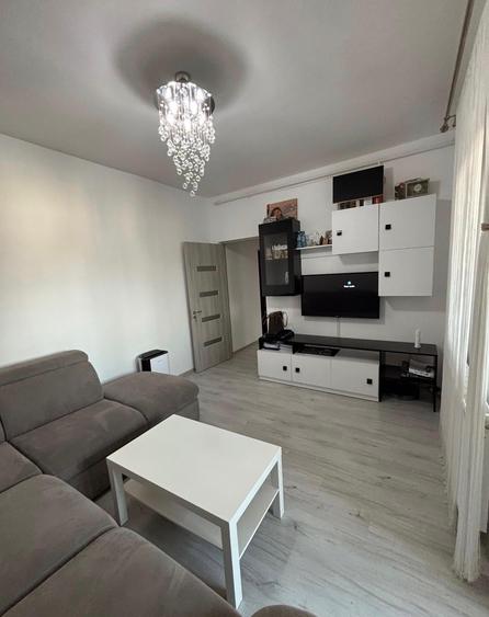Apartament cu 2 camere decomandat în Berceni
