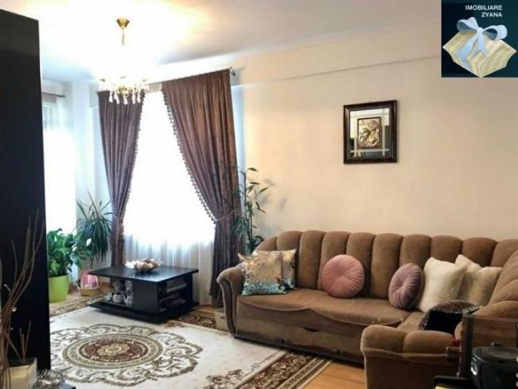 Apartament cu 3 camere decomandat în Dămăroaia