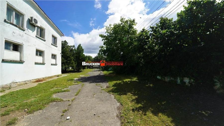 Spațiu comercial, de 1,500 mp, în Vașcău