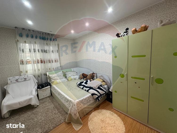 Casă cu 6 camere cu Teren 1200 Mp în Afumați