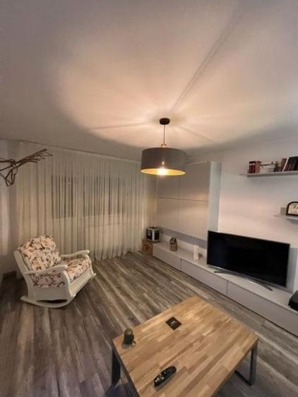 Apartament cu 2 camere decomandat, mobilat în Vitan