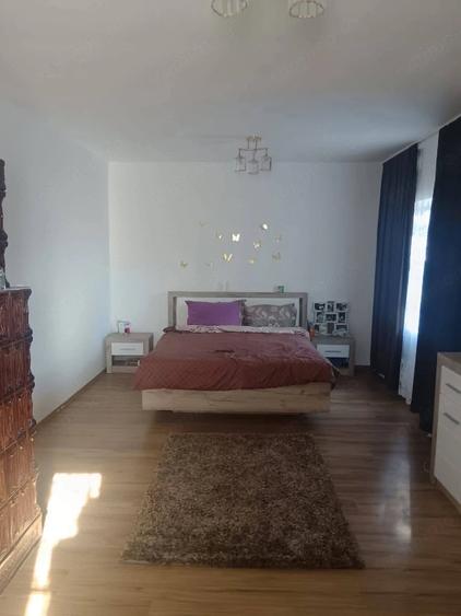 Casă cu Teren 2100 Mp în Sărățeni