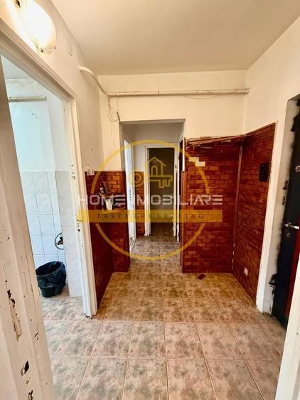 Apartament cu 2 camere decomandat în Podu Roș