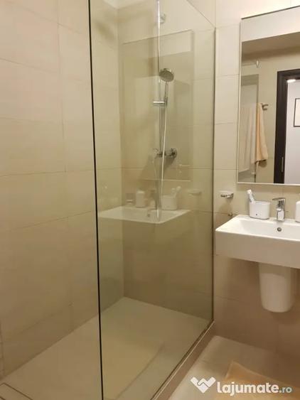 Apartament cu 4 camere decomandat, mobilat în Nordului