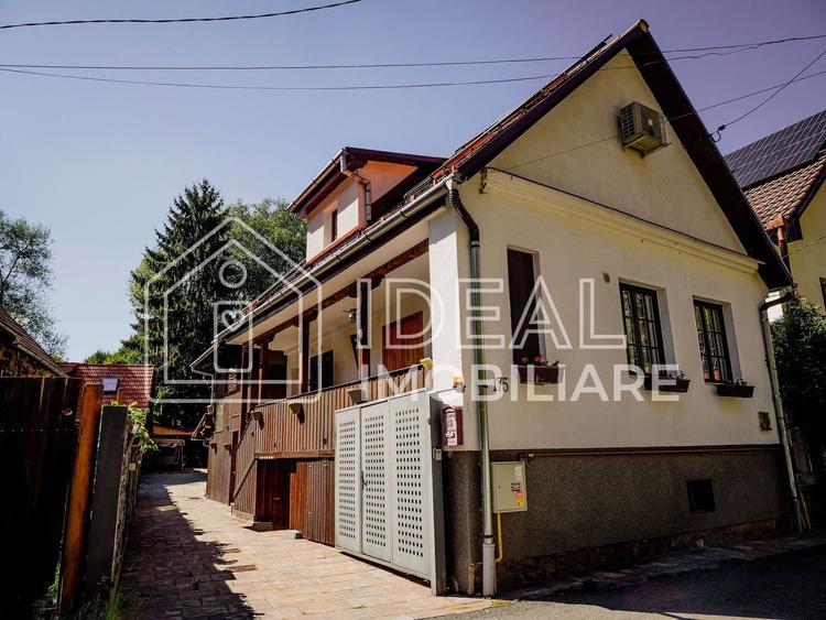 Casă individuală cu 5 camere cu Canalizare în Cisnădioara