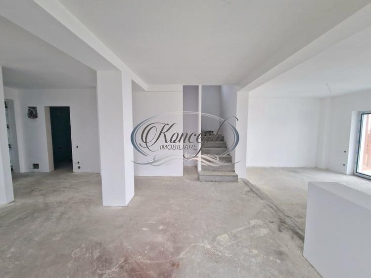 Duplex cu 6 camere cu Canalizare în Feleacu