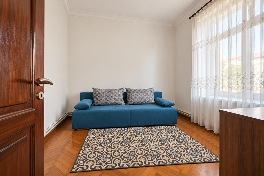 Apartament cu 5 camere decomandat în Ferdinand