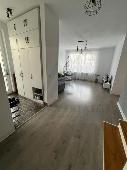 Duplex cu 4 camere cu Canalizare în Exterior Sud