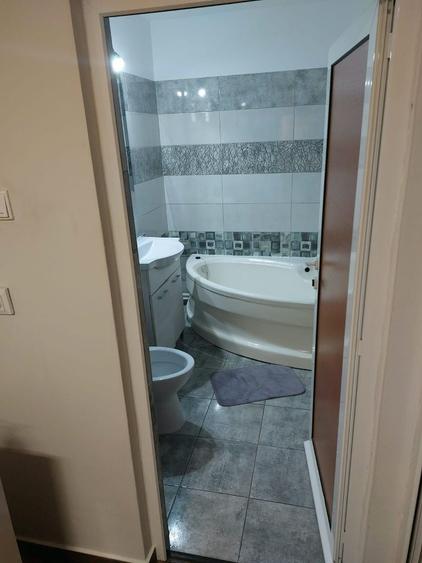 Apartament cu 2 camere decomandat în Exterior Vest