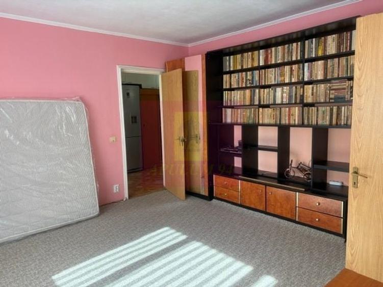 Apartament cu 2 camere circular, mobilat în Titan
