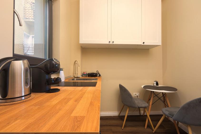 Apartament cu 2 camere decomandat, mobilat în Romană