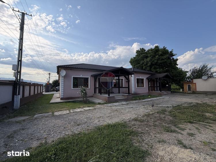 Casă cu 4 camere cu Teren 2500 Mp în Putna
